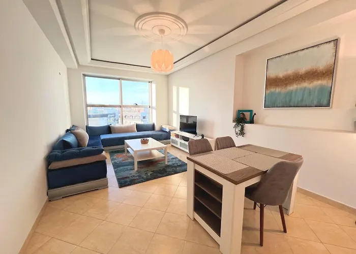 Cosy & Convenient 2-Bed Apartment In Playa
