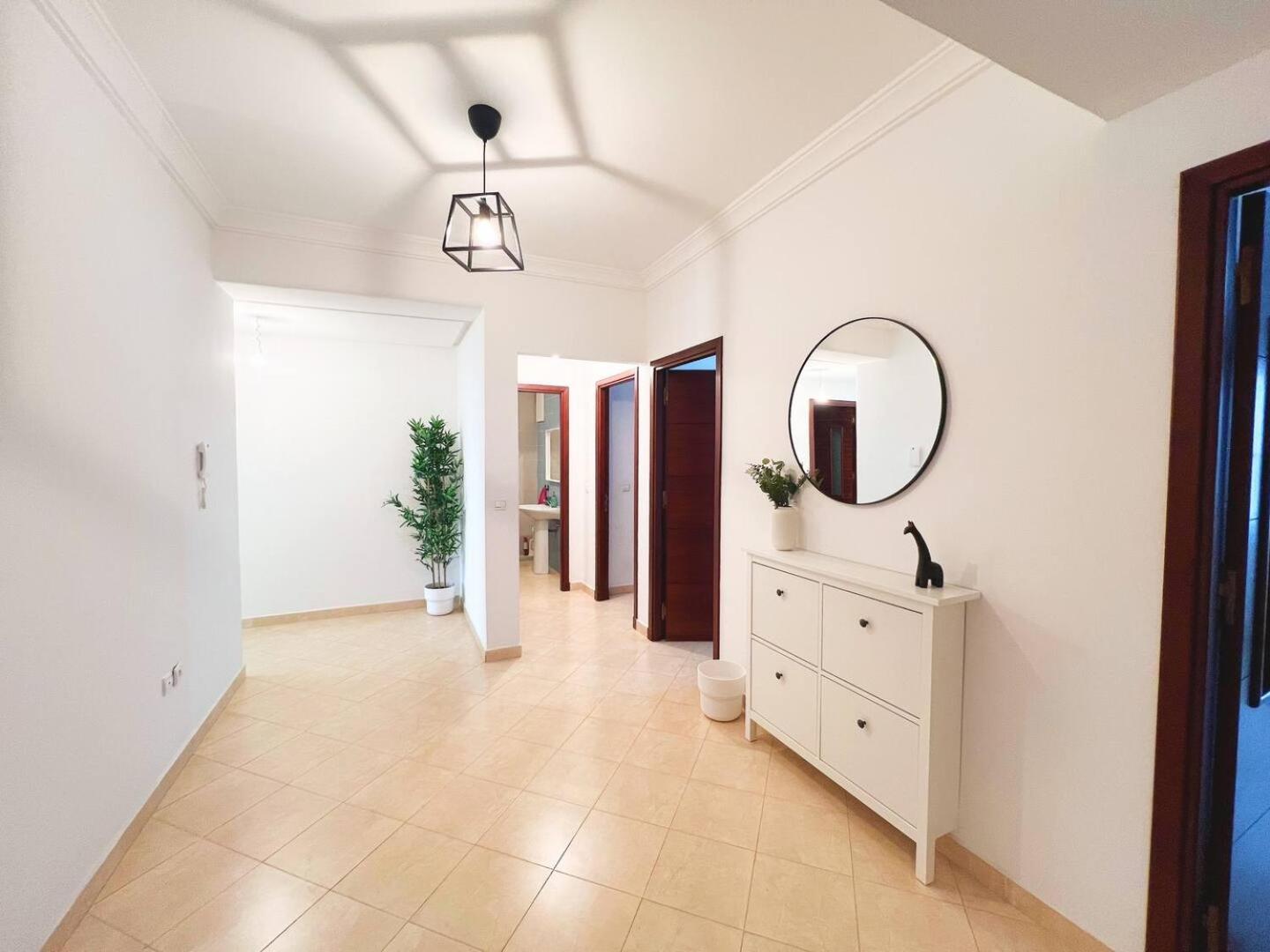Cosy & Convenient 2-bed In Playa *
